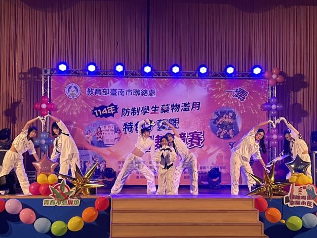 f29c2ea6-5ba8-47c0-be09-fe5d031514cb710x470.jpg