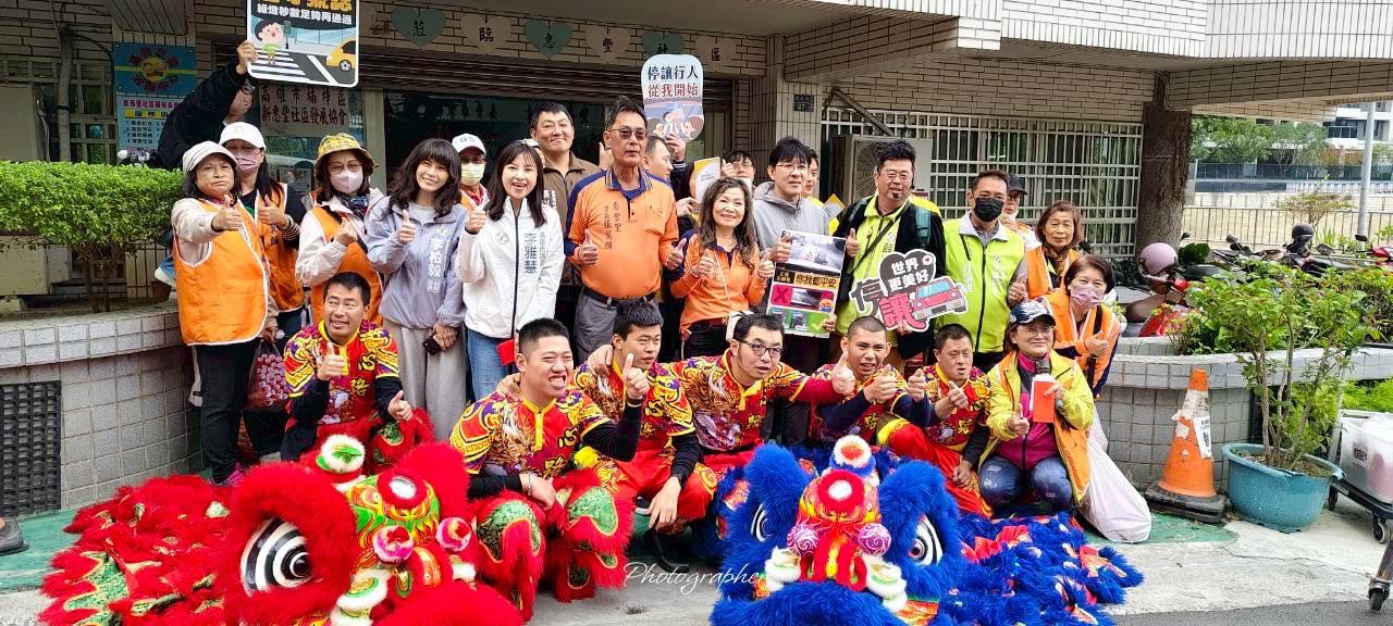 楠梓區惠豐里日前舉辦一場溫馨熱鬧的新春走春拜年活動.jpg