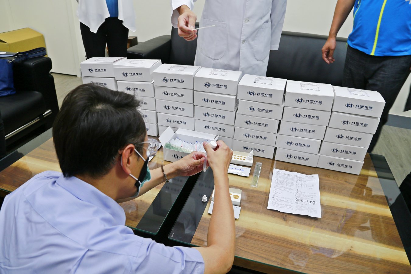 _MG_0045_檢體分析只須等待1015分鐘即可知道結果.jpg