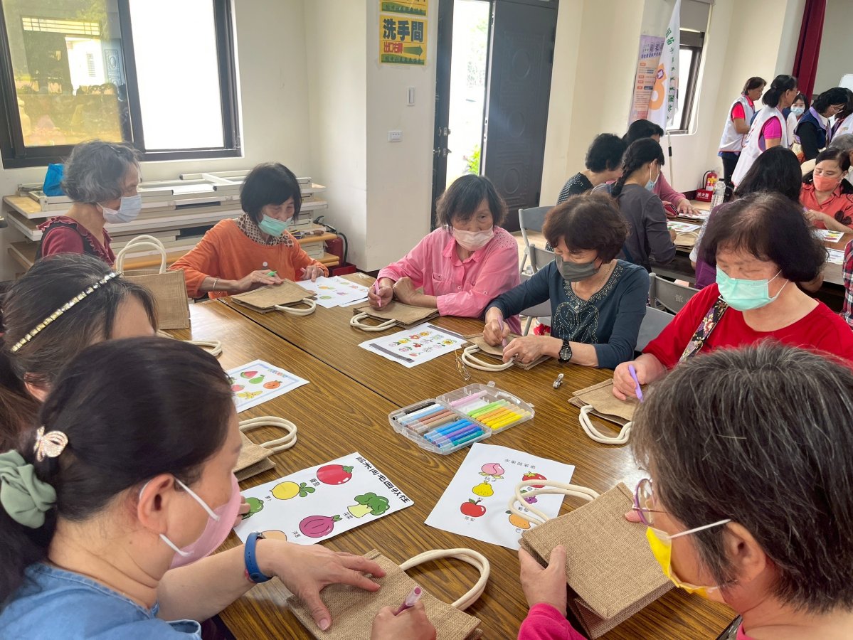 LINE_ALBUM_420世代攜手共感共融_250420_1.jpg